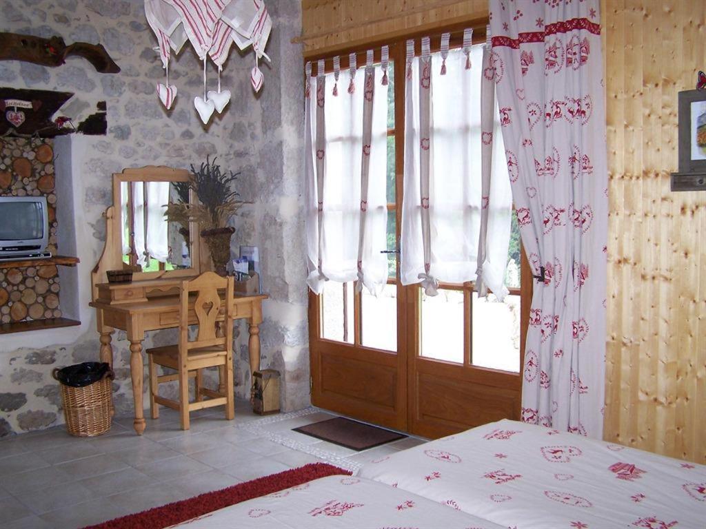 Les Grands Champs Hotel Attignat-Oncin Luaran gambar